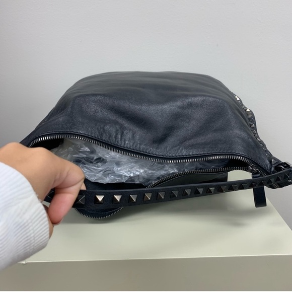 Valentino Garavani black leather Studded tote bag - Picture 8 of 9